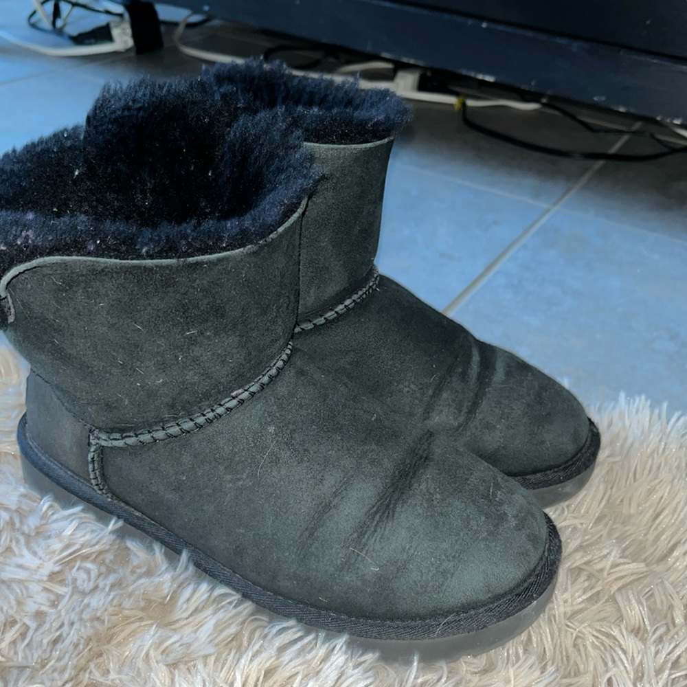 Bailey Bow Uggs - image 1